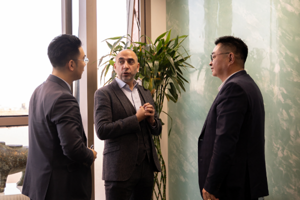 阿布扎比資本集團CEO阿布巴卡先生一行到訪國投盛世集團參觀考察